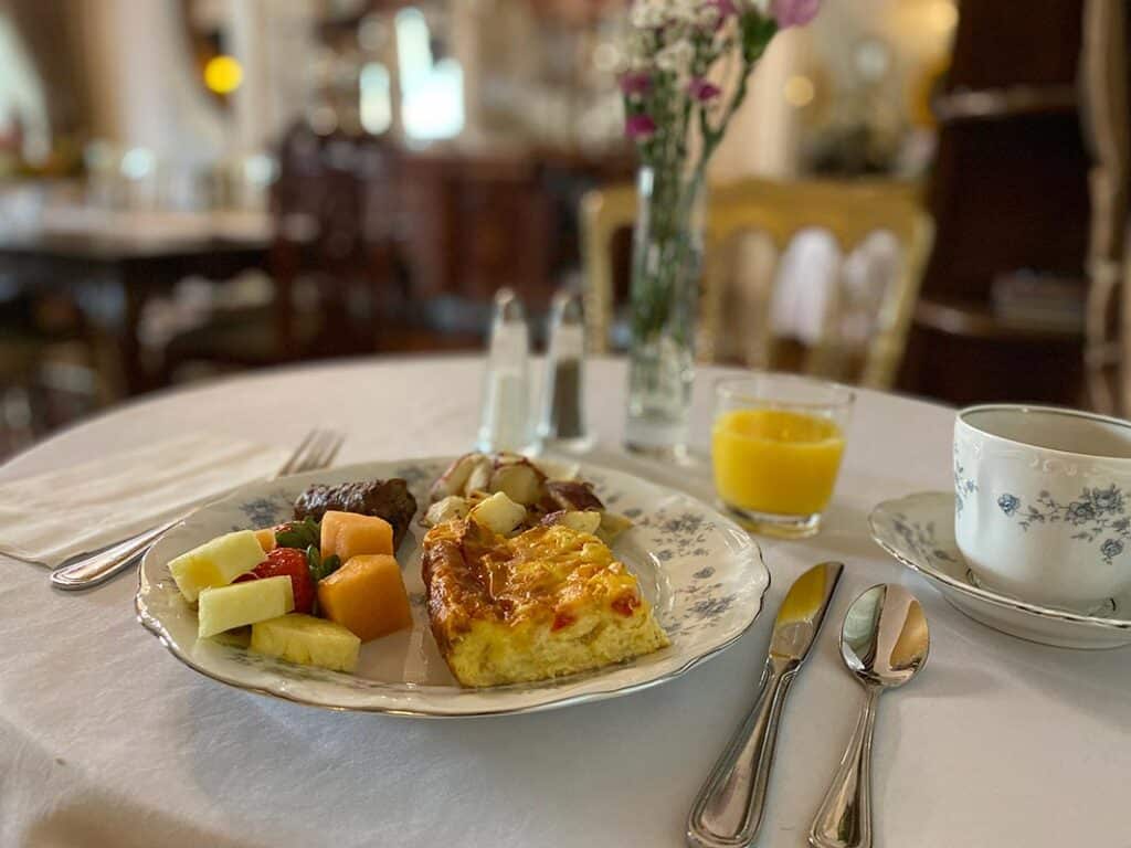 Restaurants in Nashville, photo of our beautiful breakfast service at our Nashville Bed and Breakfast