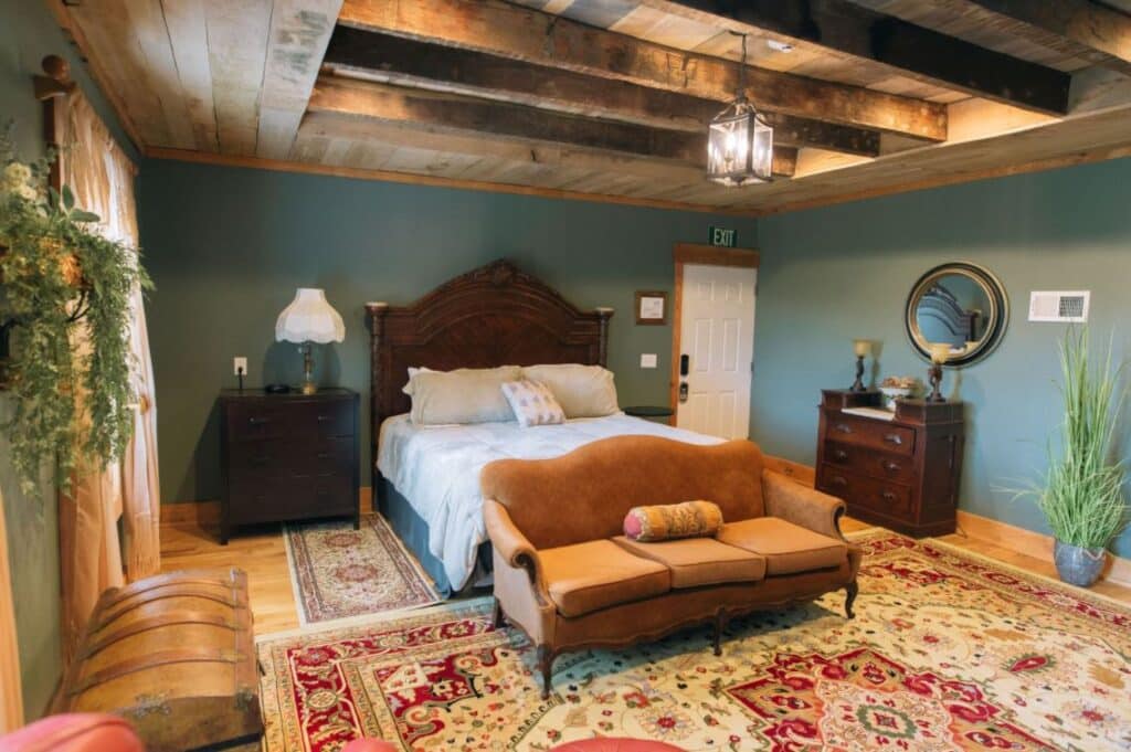 one of the best things to do in Nashville is stay at one of the best boutique hotels in Nashville