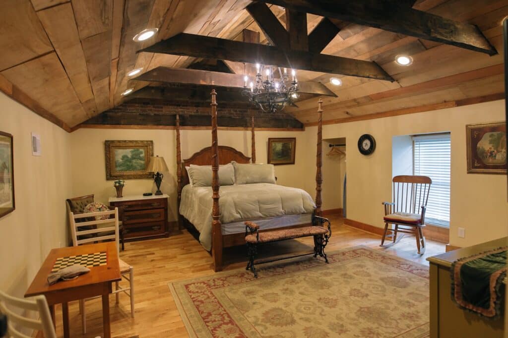 best things to do in Nashville this fall is stay at our B&B