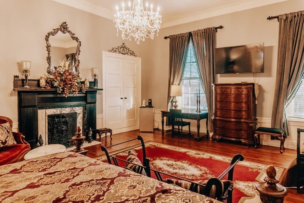 After your trolley tour in Nashville, you'll love retreating to your Bed and Breakfast room in Nashville