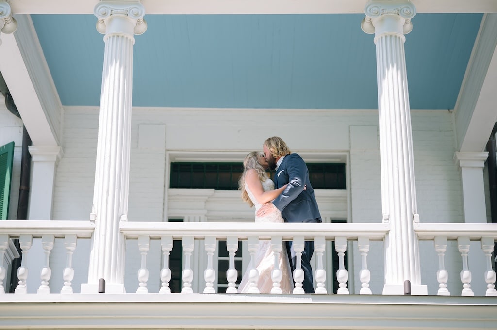 Plan a Romantic Nashville Elopement at our Bed and Breakfast / Romantic Things to do in Nashville