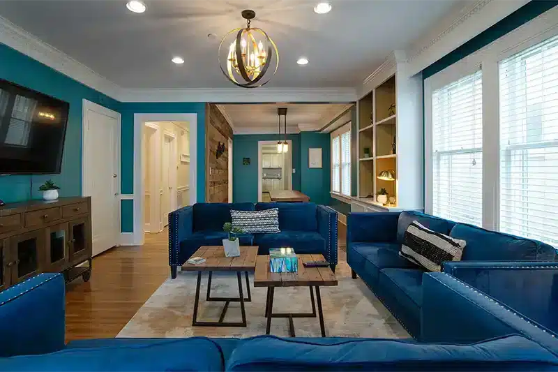 Music City Mansion living room