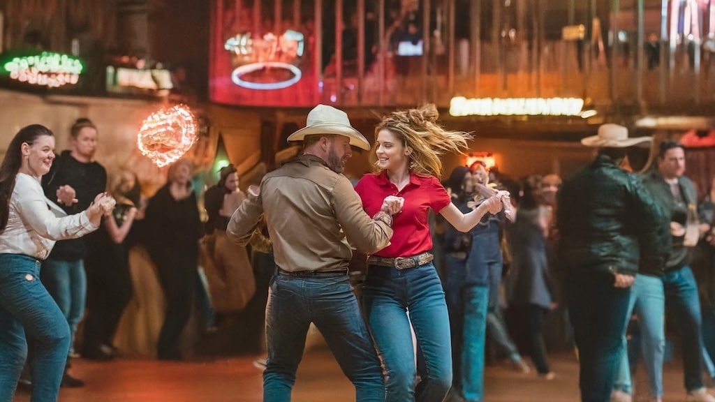 Where to go Dancing on Broadway in Nashville / Best Restaurants on Broadway Nashville