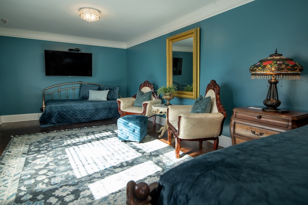 a guest room at one of the best Nashville wedding venues
